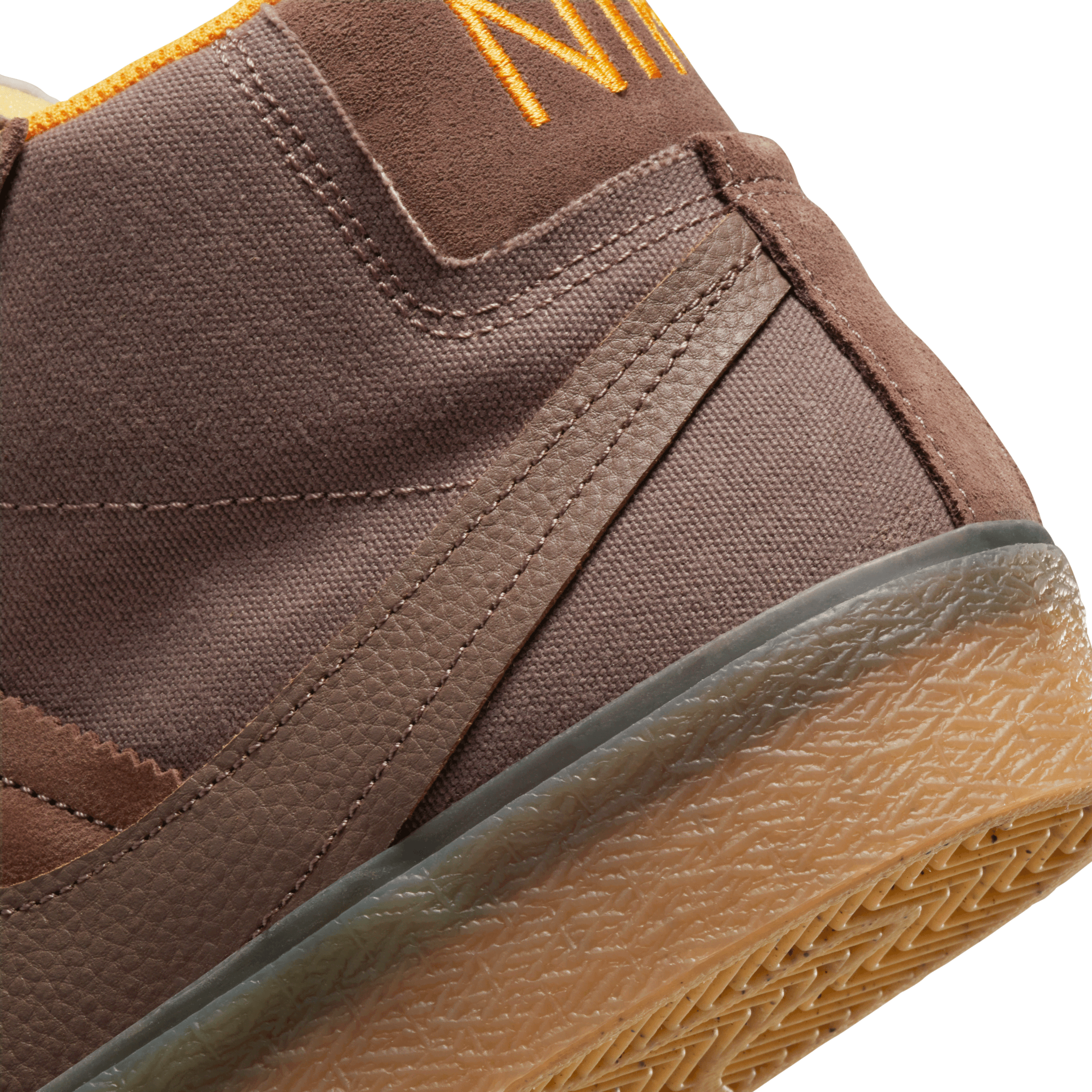 Nike SB Zoom Blazer Mid PRM Plus Plum Eclipse Gum - DV5468-200
