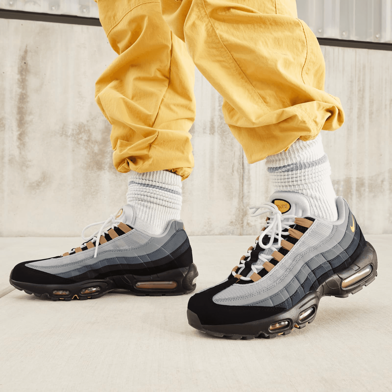 Nike Air Max 95 Icons - DX4236-100 Raffles and Release Date