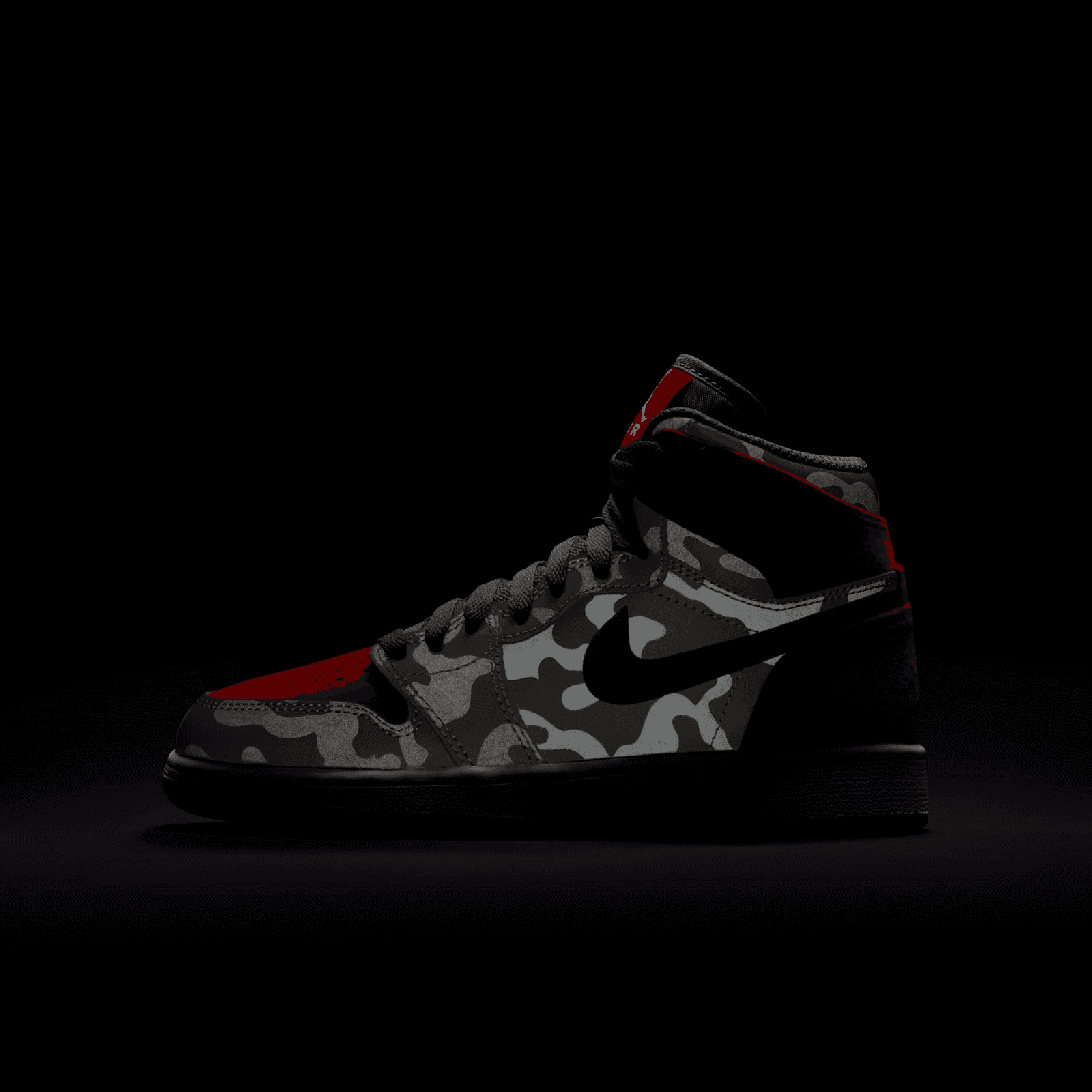 Air Jordan 1 Retro High Camo 3M Bred (GS) - 822858-032