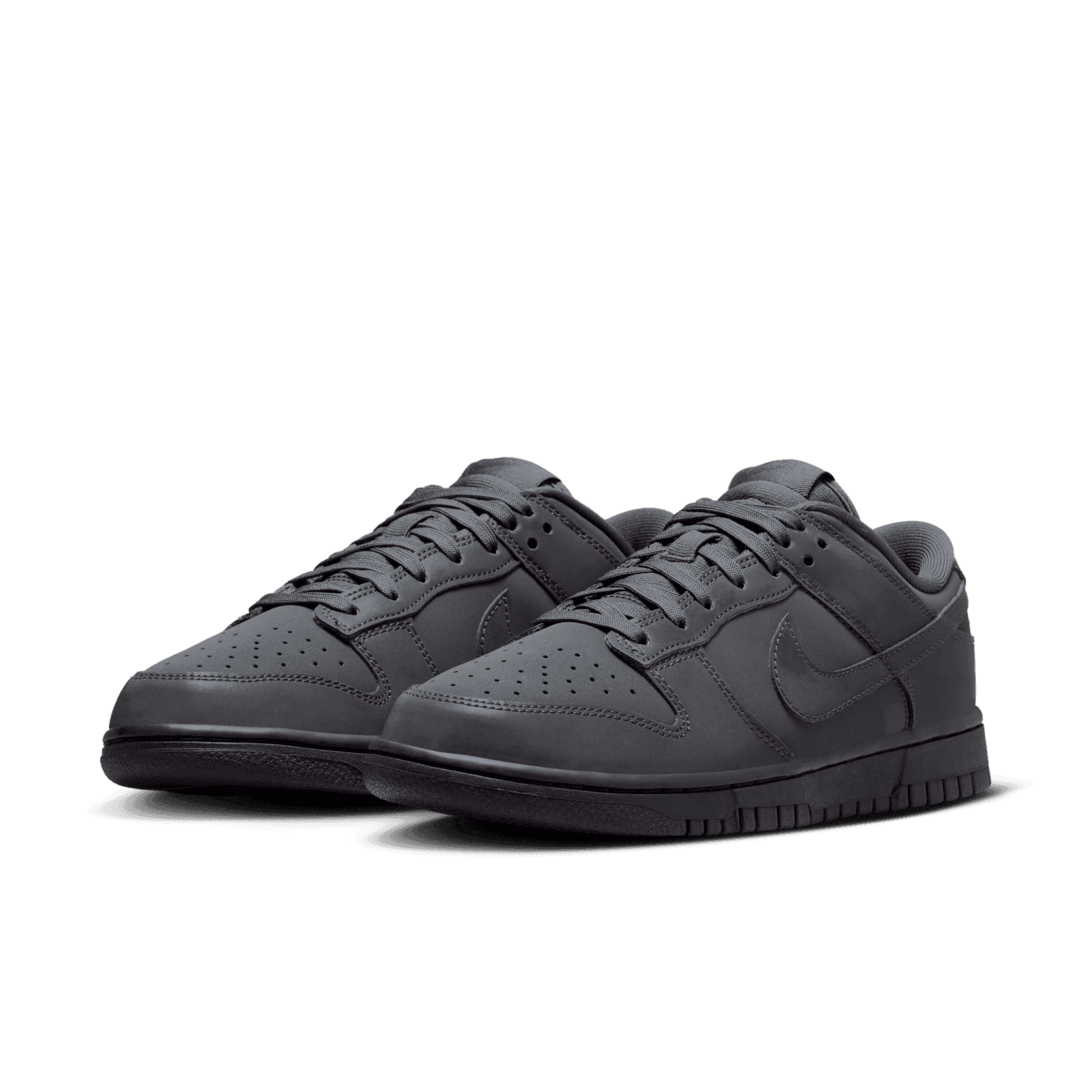 Nike SB Dunk Low Drops in 'Triple Black'
