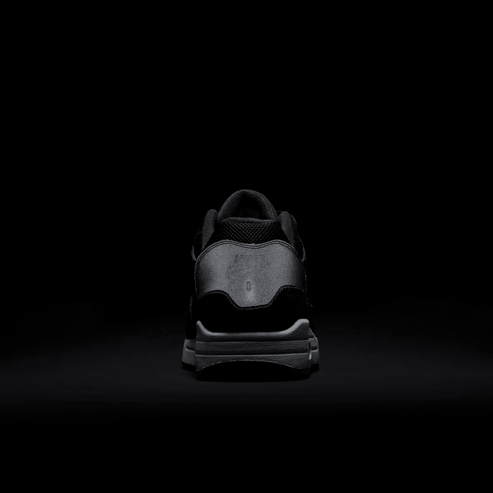 air max 1 black reflective heel