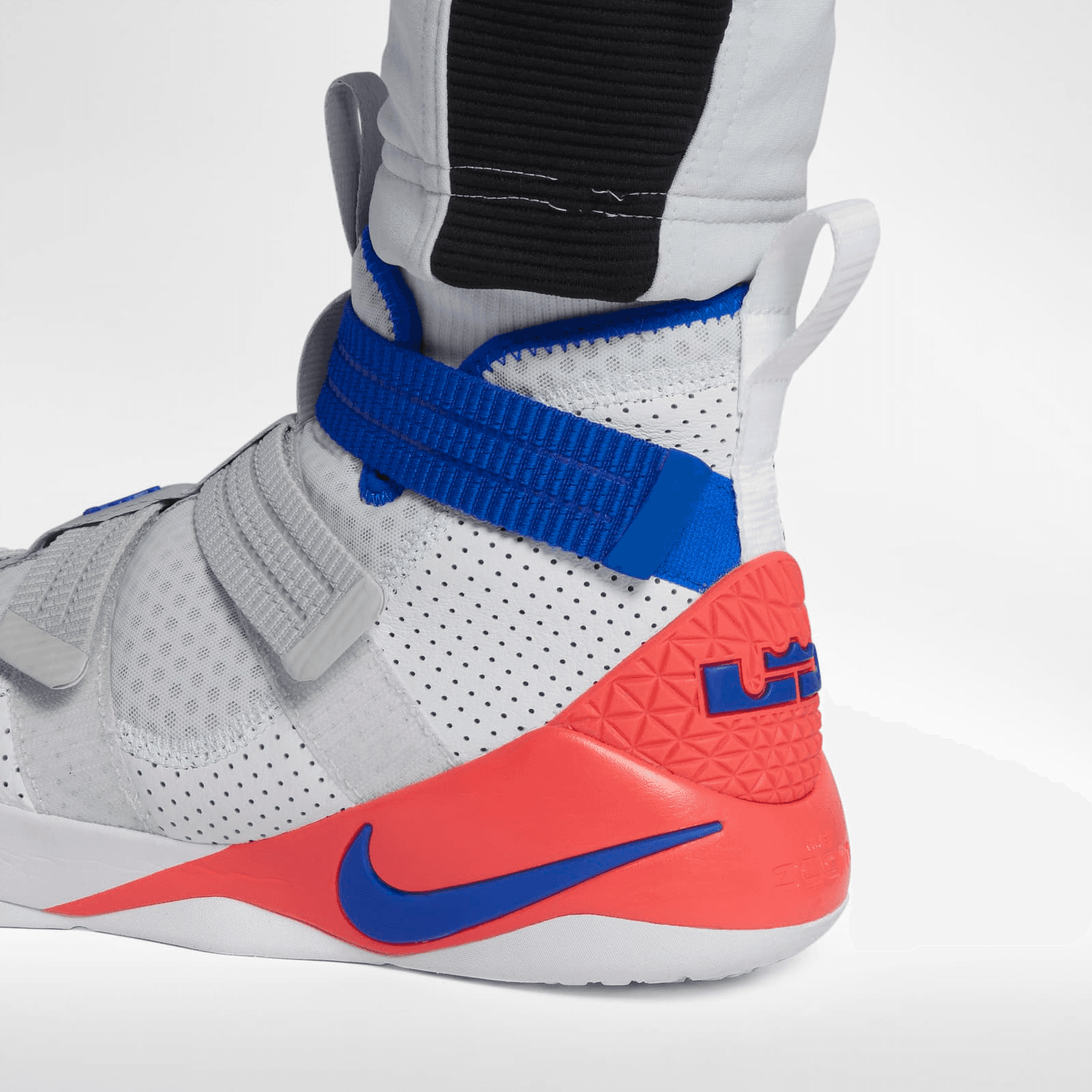 Lebron soldier cheap 11 ultramarine