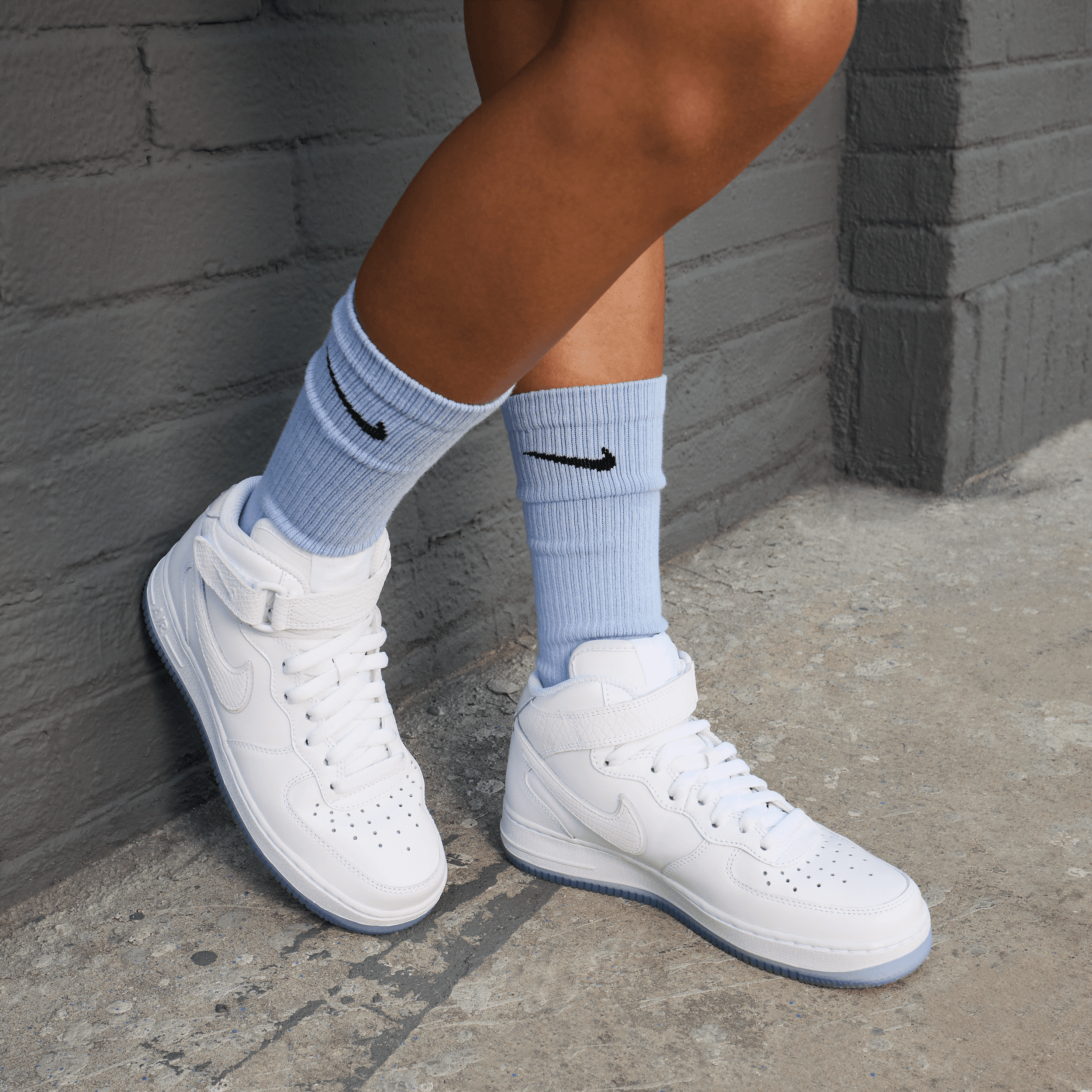 Nike ultraforce mid white best sale