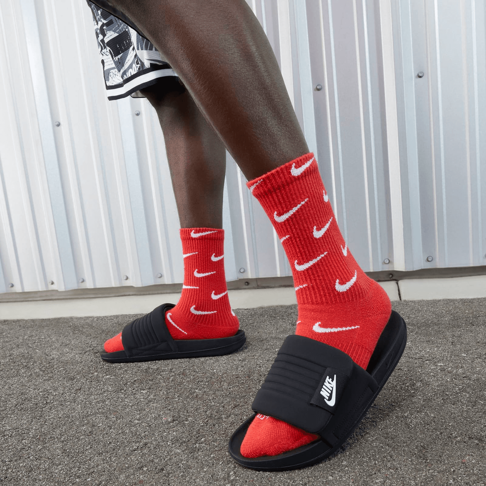 ◆正規品◆NIKE OFFCOURT ADJUST SLIDE◆関税/送料無料◆人気◆ Amazon.com | Nike Men's Offcourt Adjust Slides Sport Sandal