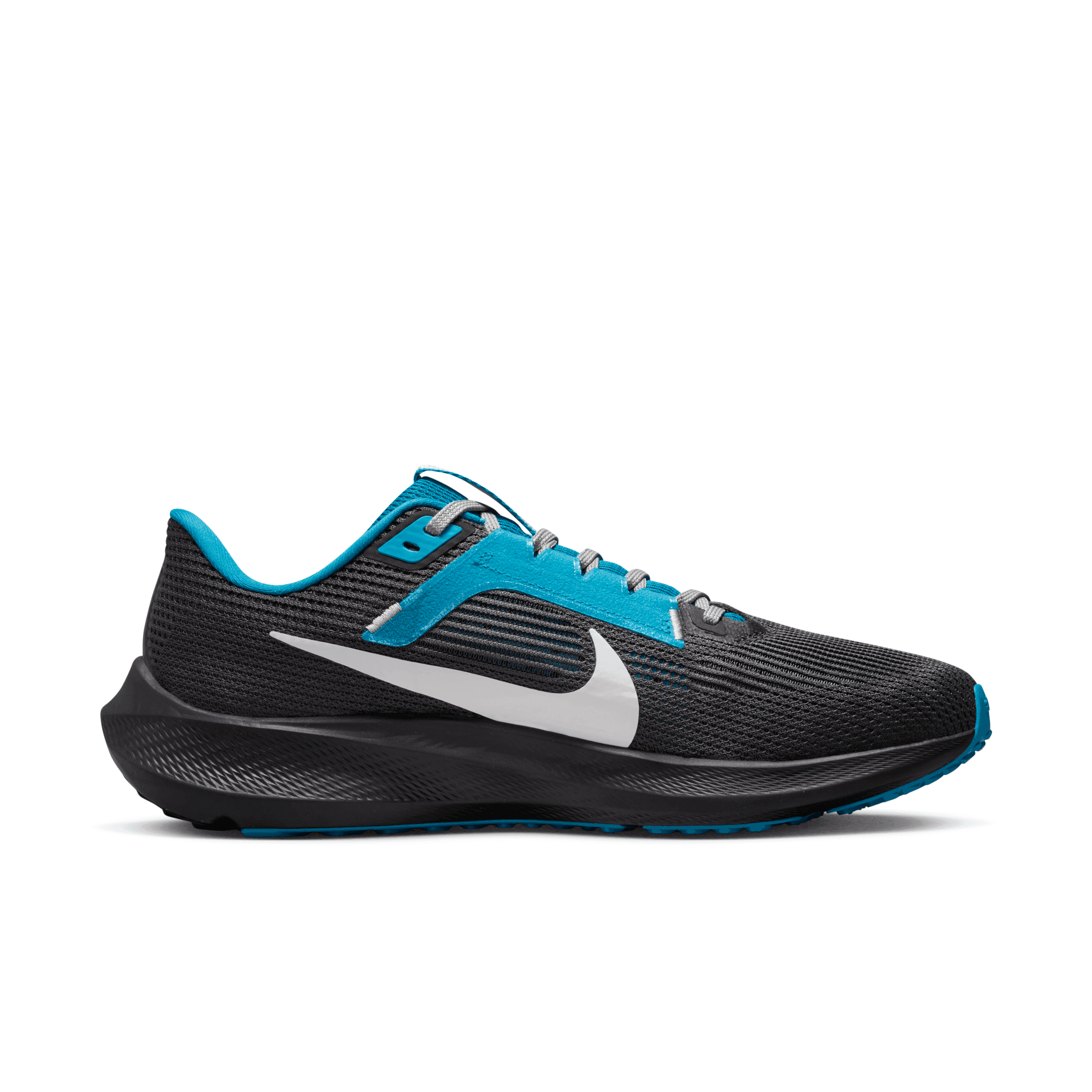 nike-nfl-x-air-zoom-pegasus-40