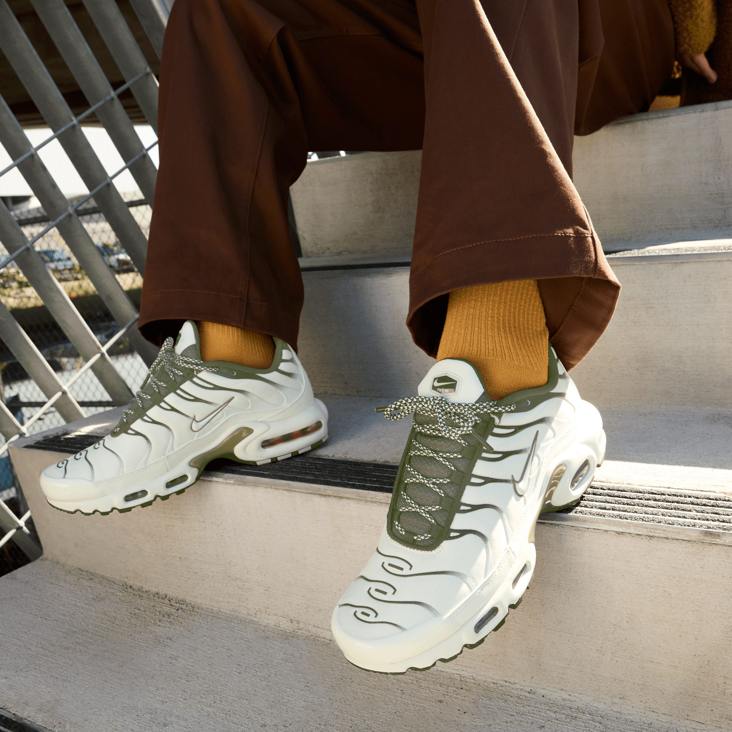 nike-air-max-plus-fb-9722- 