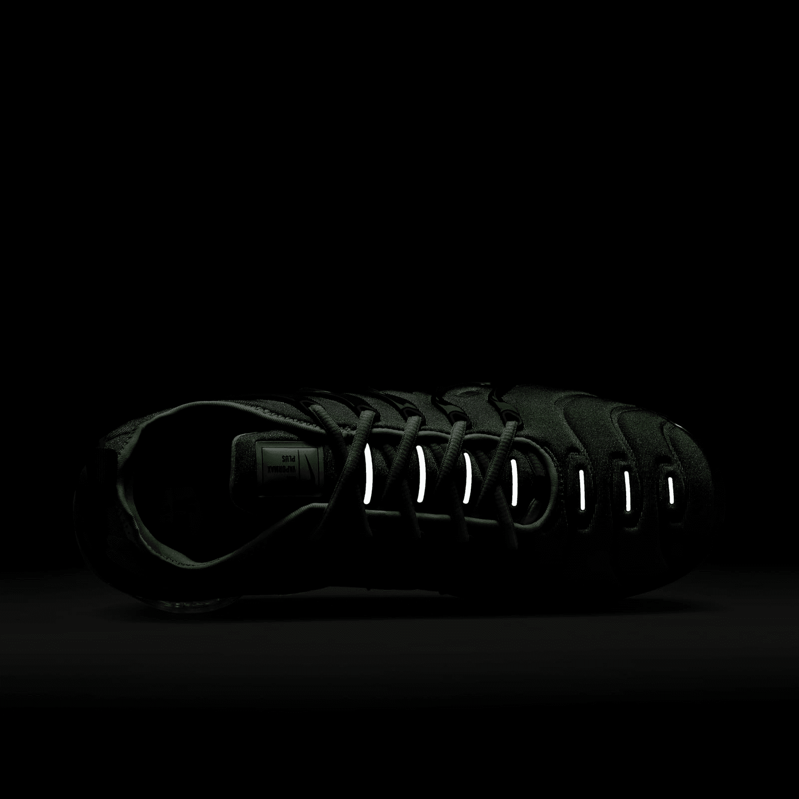 Vapormax cheap black reflective