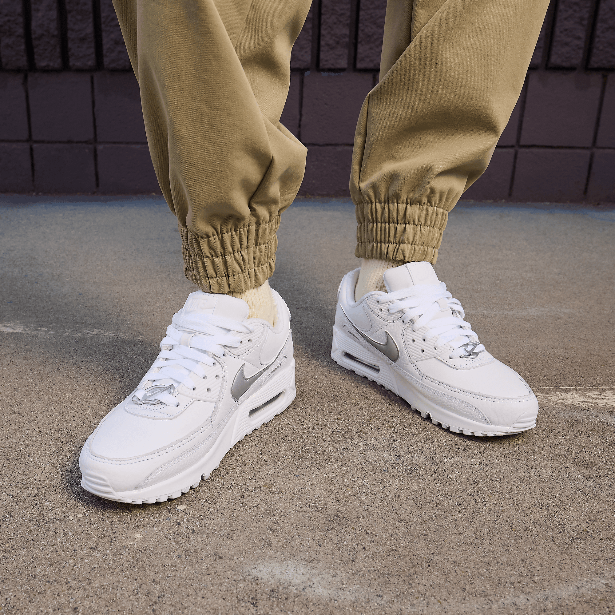 nike air max liquid metal