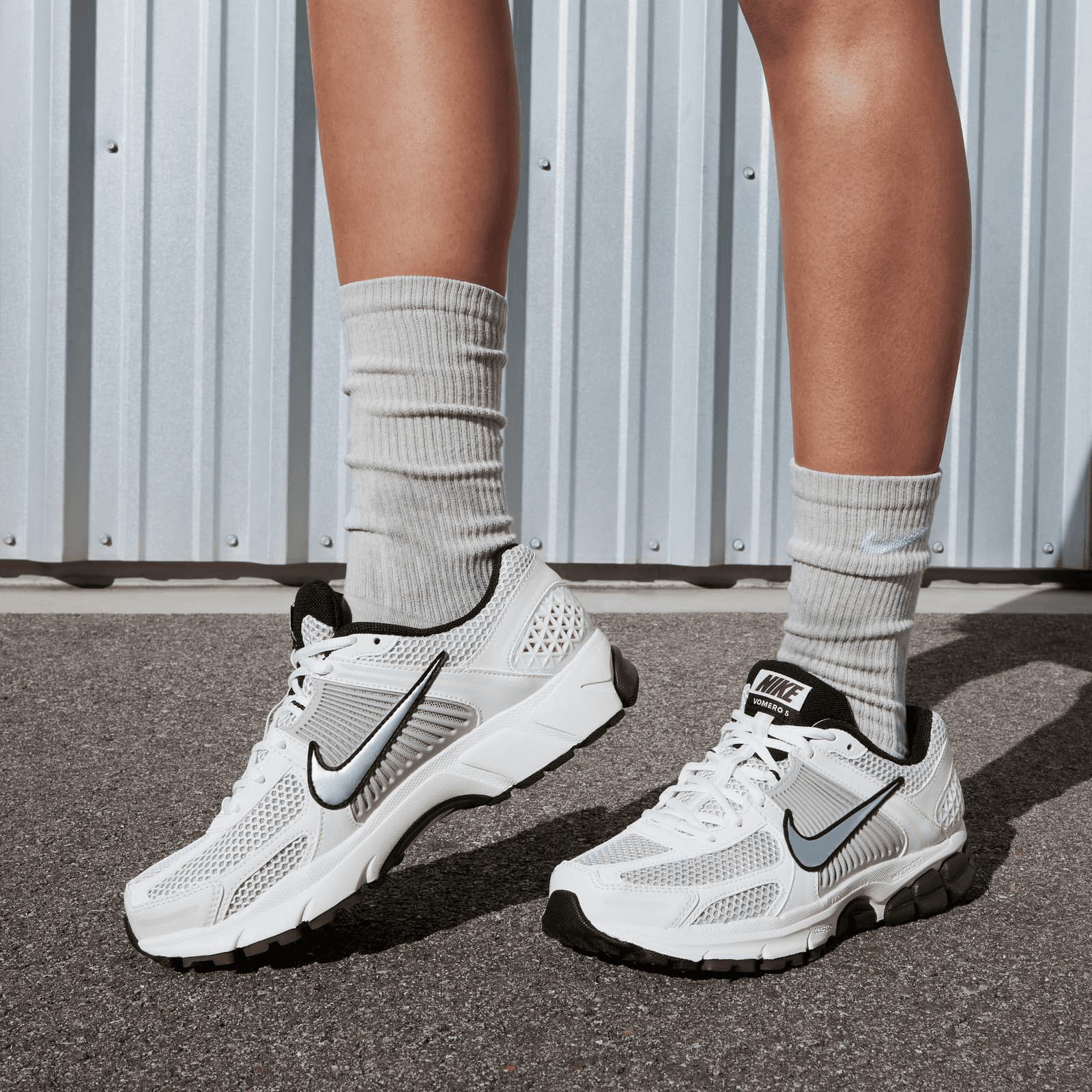 Nike Zoom Vomero 5 Phantom Light Iron Ore (W) - FJ2028-001 Release