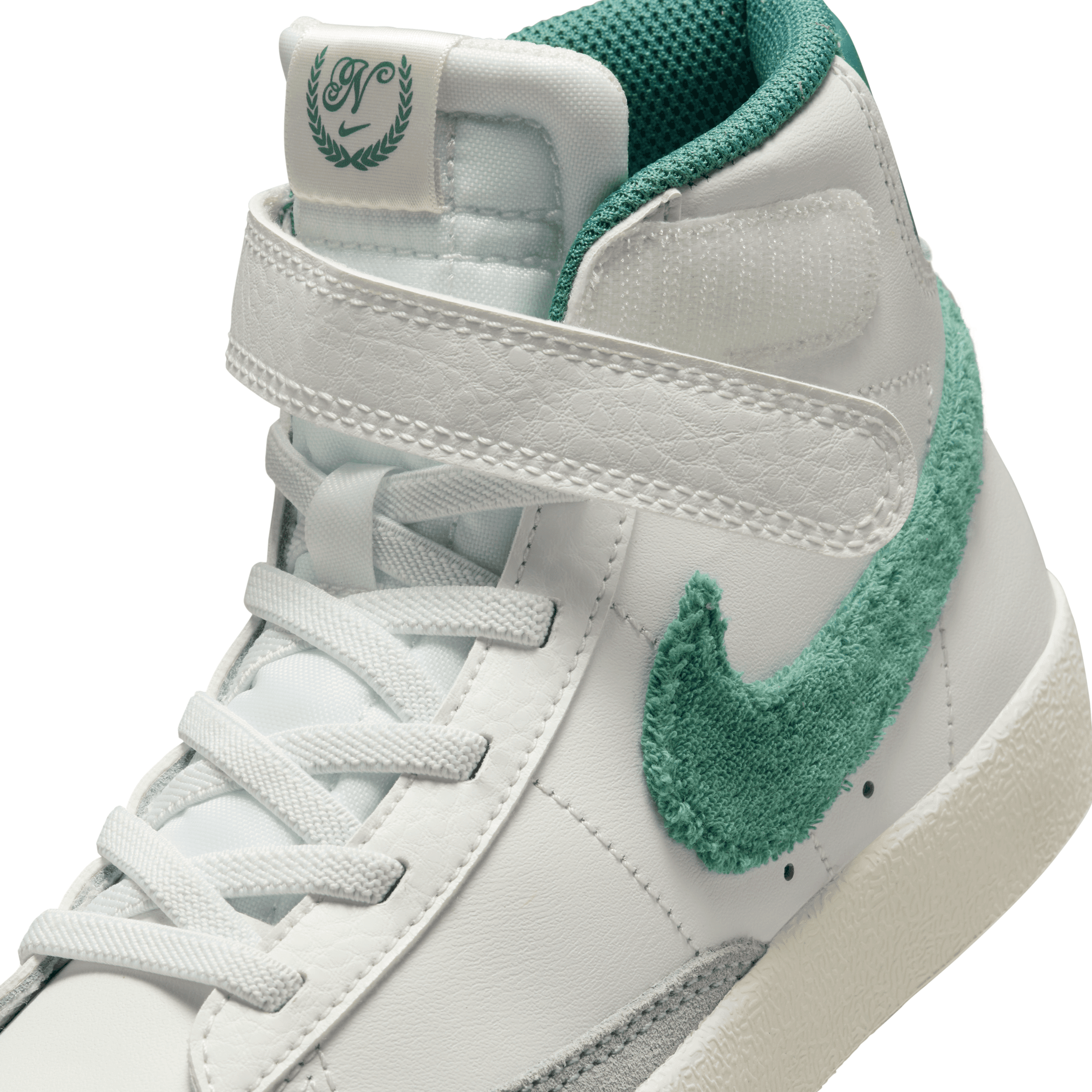 NIKE BLAZER MID “77 EMB nike-blazer-mid-77-emb-phantom