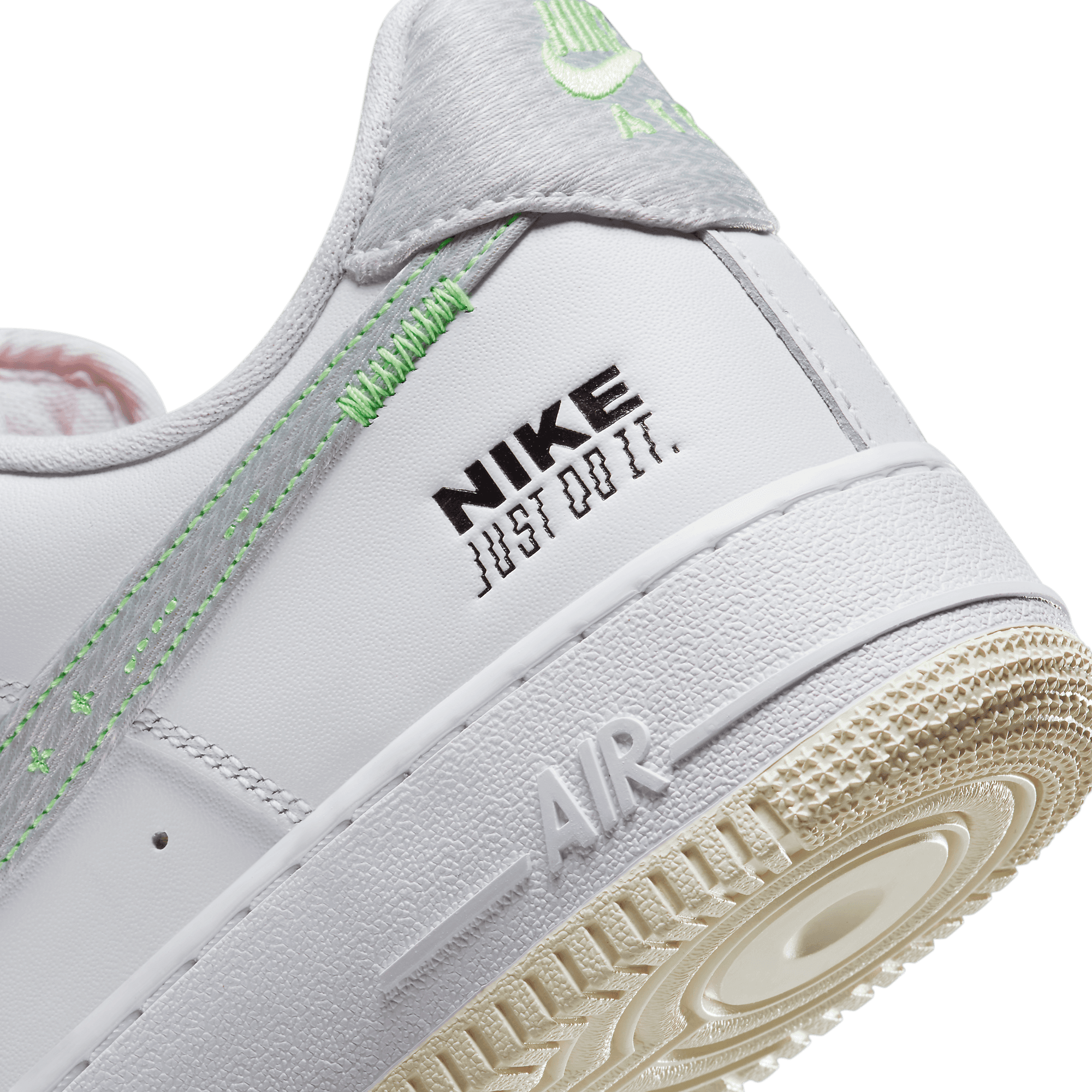 Nike Air Force 1 ホワイト s-l400.jpg