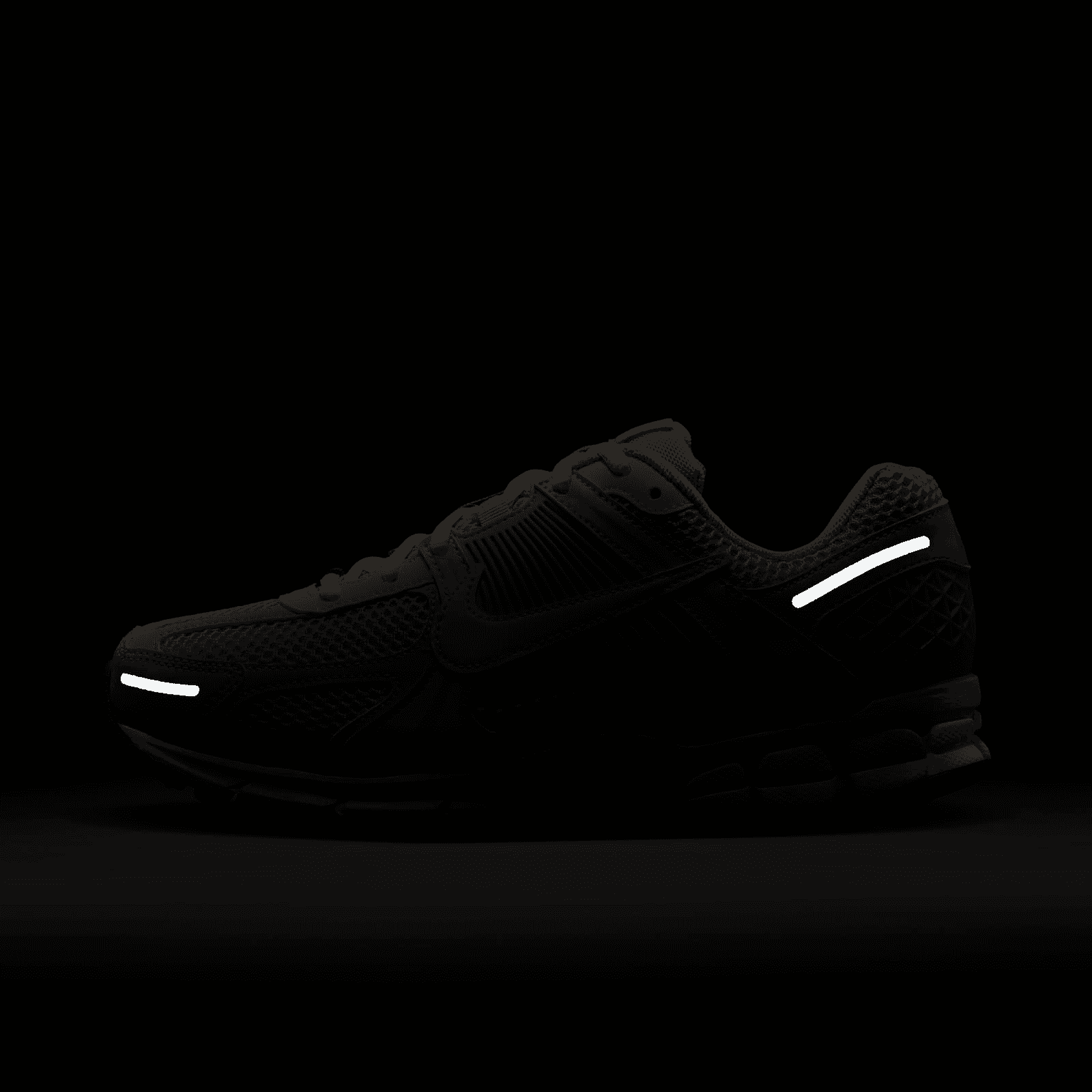 ★NIKE★NIKE W ZOOM VOMERO 5/FB8825-111 $_57.JPG?set_id=880000500F