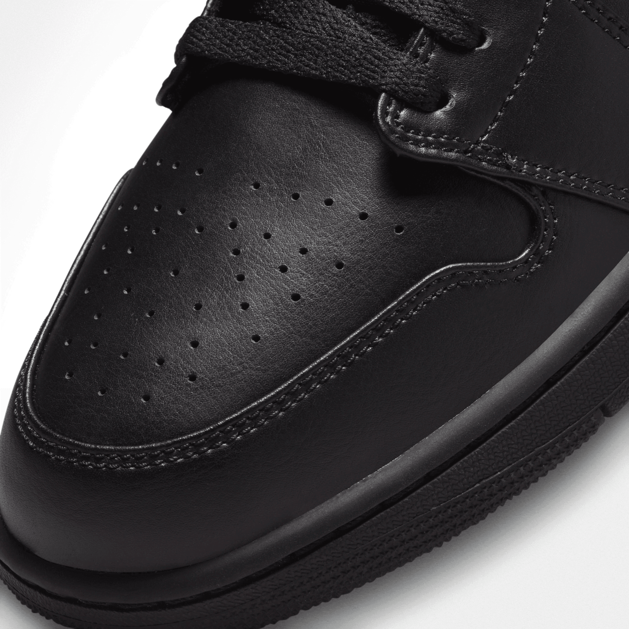 Jordan 1 Low Triple Black (2022). SIZE 10.5 - 553558-093 Air Jordan 1 Low Triple Black 553558-093 Men main image 4