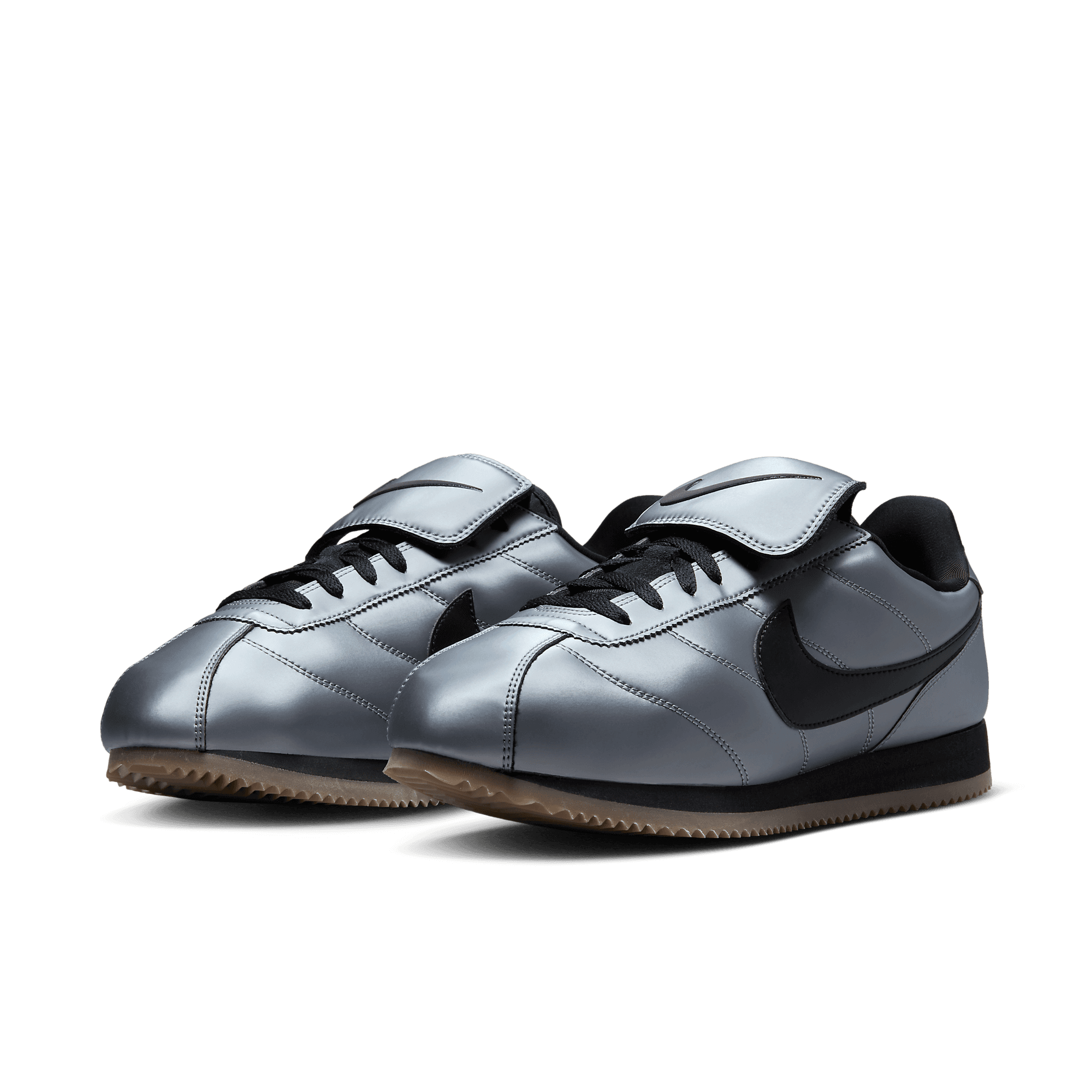 人気 ☆NIKE☆ CORTEZ LEATHER SE LLIC COOL GREY BLACK 2025年 リストック】NIKE CORTEZ LEATHER SE “Metallic Cool