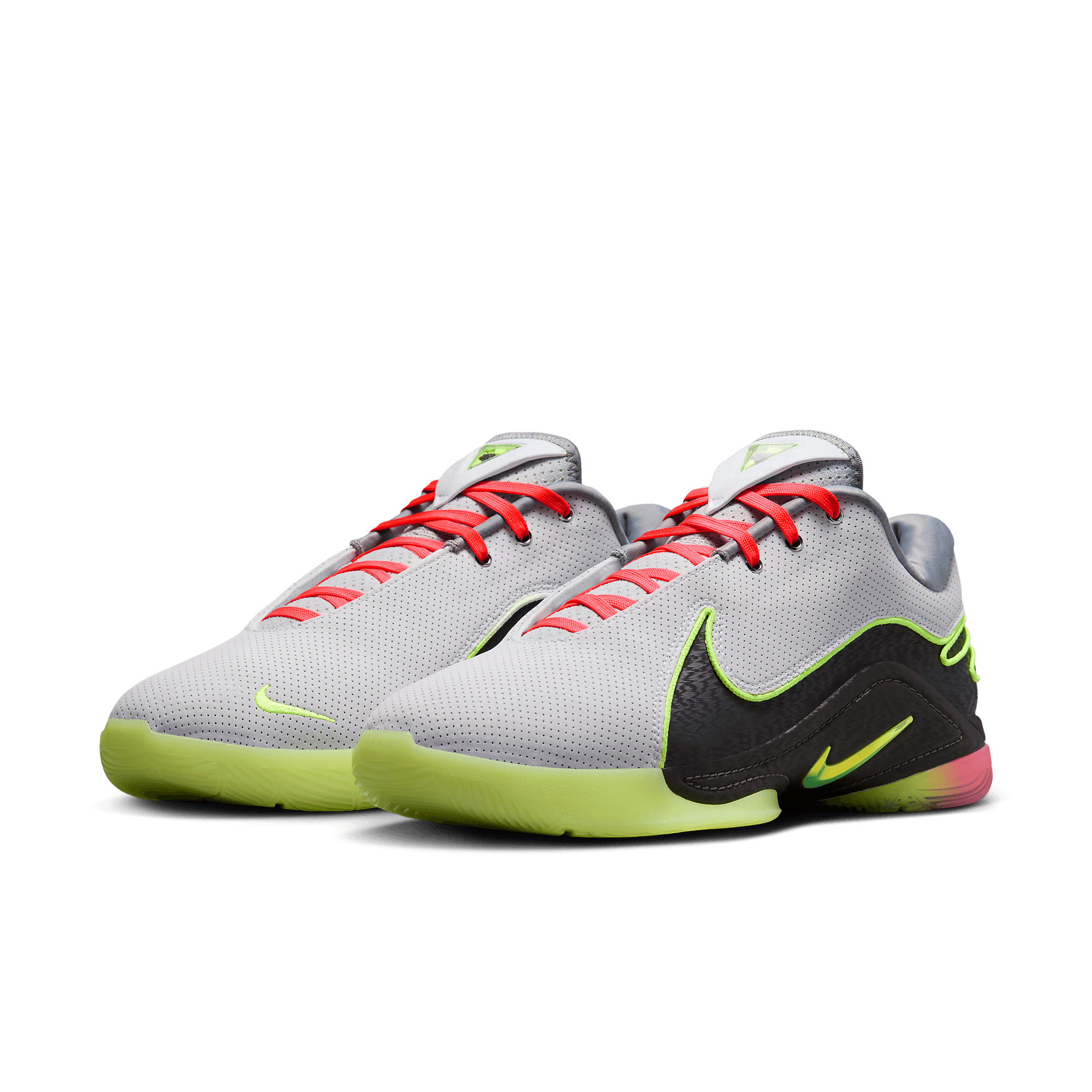 NIKE LeBron 22 30cm バッシュ NBA 箱付き レブロン 22は、プレッシャーとパワフルな動きに対応.オンライン