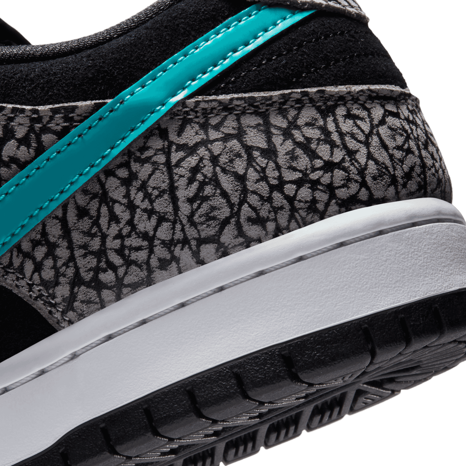 Nike SB Dunk Low atmos Elephant