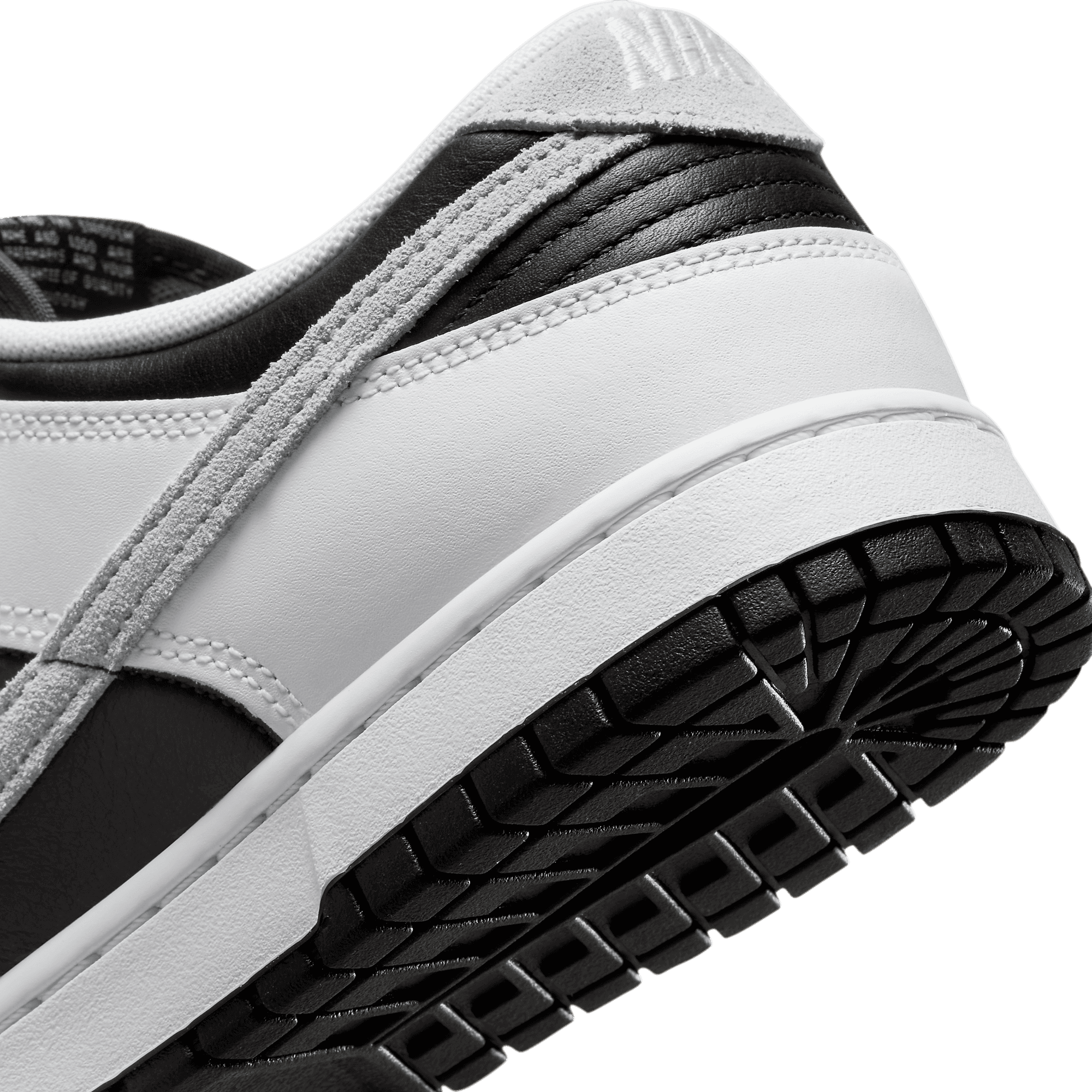 邦楽 DUNK low panda 26.5 A New Nike Dunk Low Panda Celebrates the Sneaker's 40th Birthday
