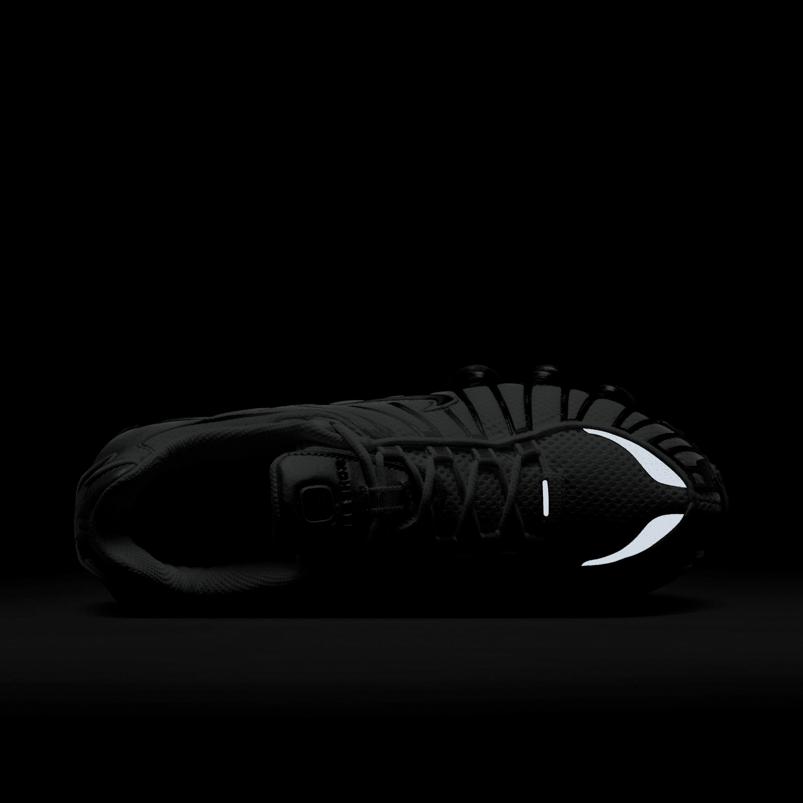 Nike Shox TL - HQ4049-001 Release Date, Raffles & Where To Buy