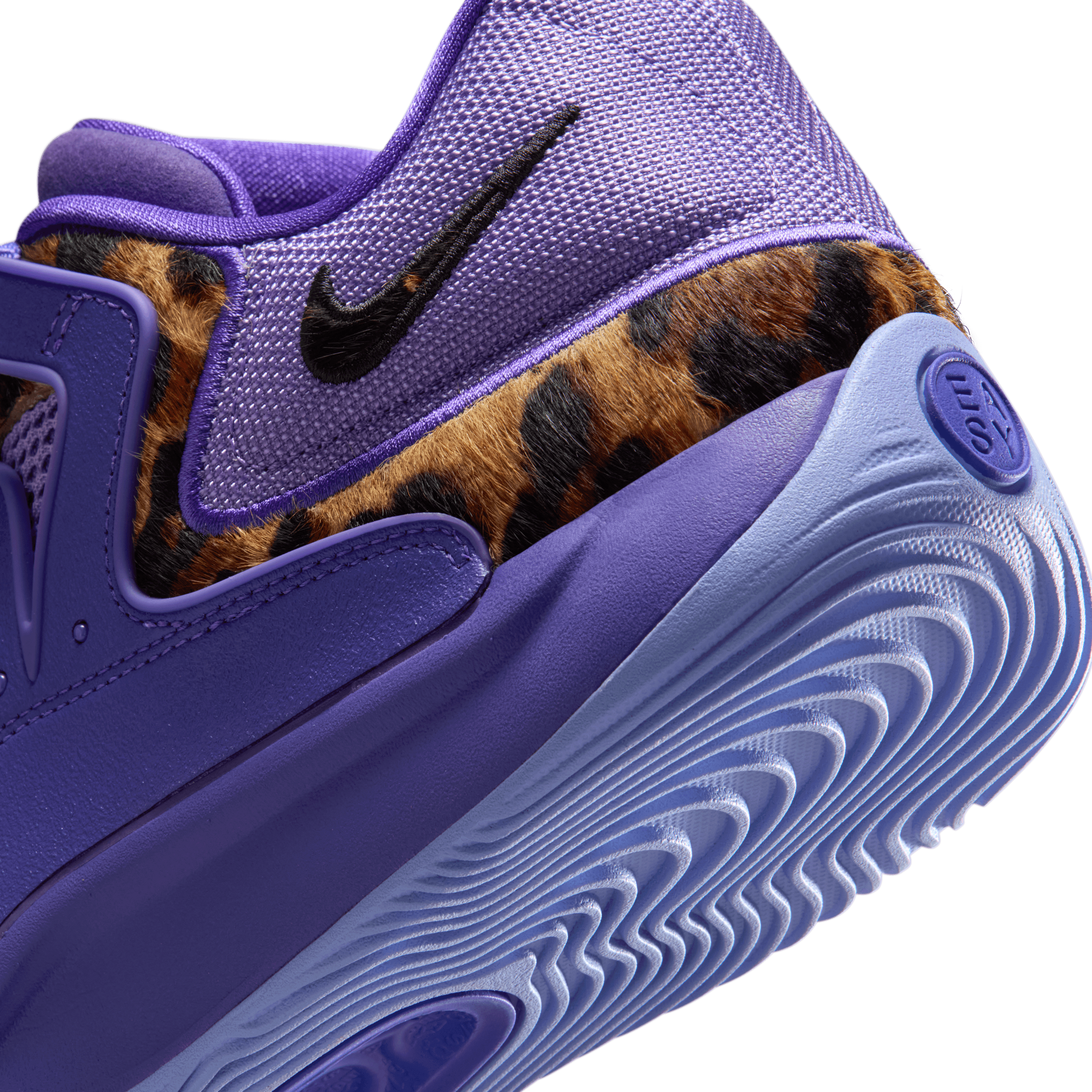 Chet Holmgren Rolled Out KD 18 Thunder & Reign PE in NBA Opener
