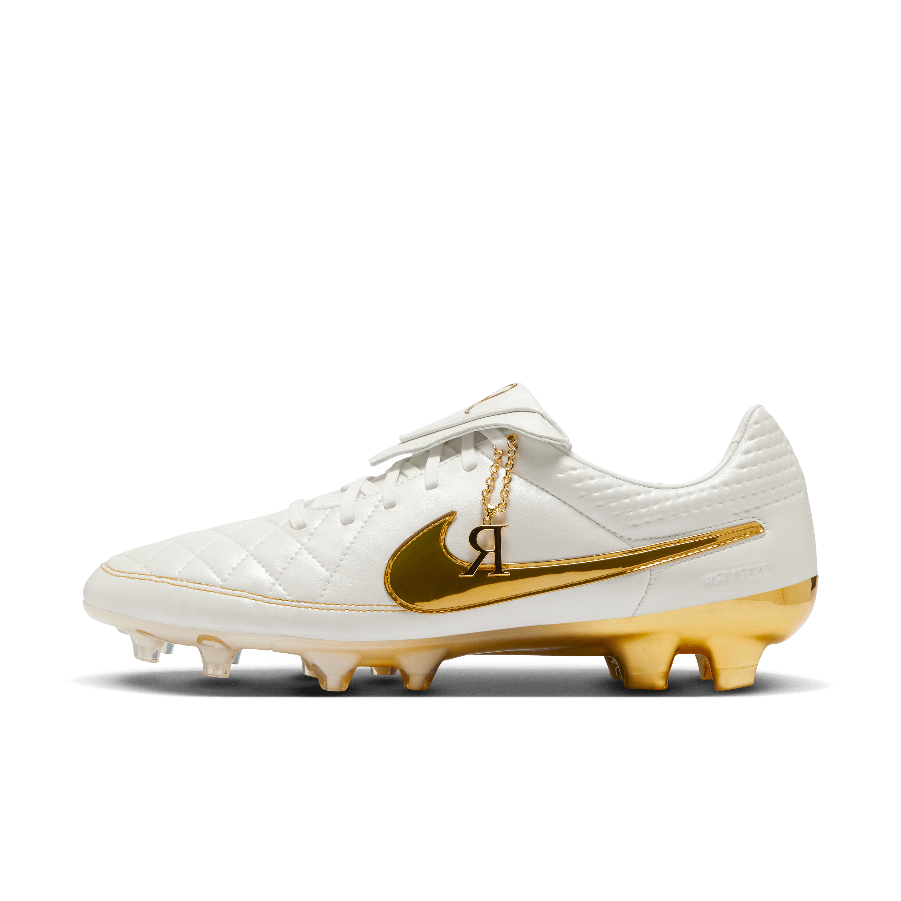 Ronaldinho × Nike Tiempo Legend FG Touch Ronaldinho's Touch of Gold Nike Tiempo Legend Cleat Returns 20