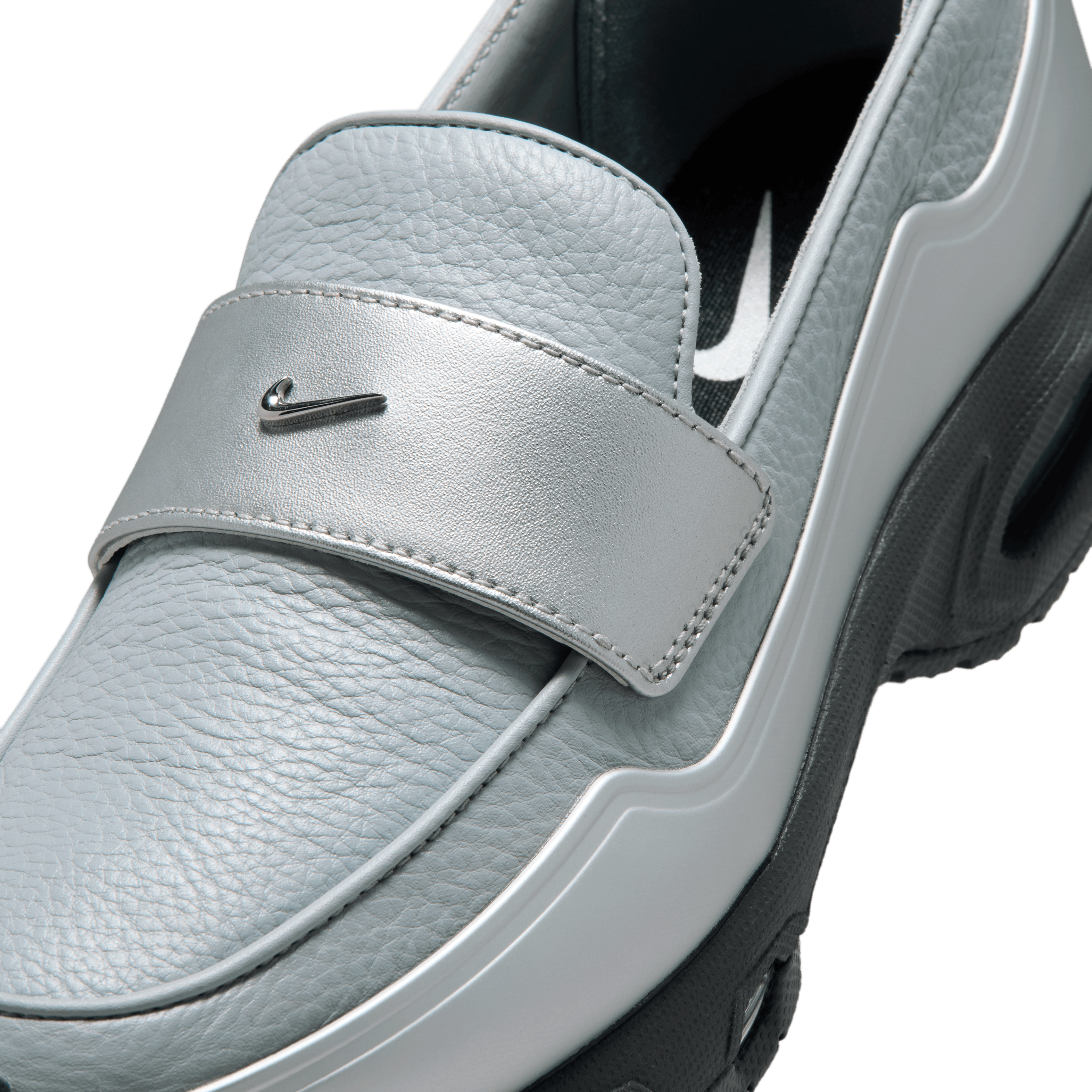 Nike's Sneaker Loafer Air Max Phenomena is Office-Ready in