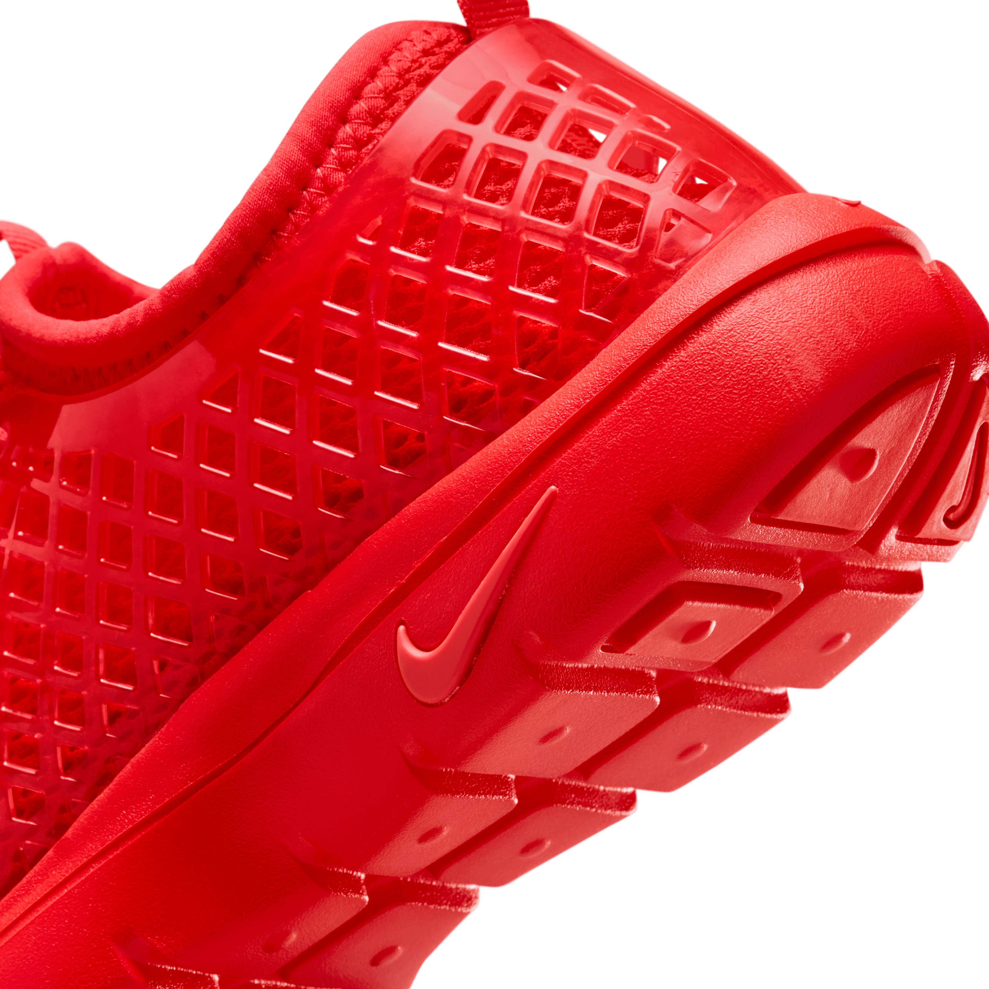 レッグシェイク　レッド Nike Rejuven8 Run OG “Jelly” Pack Official Images | Hypebeast