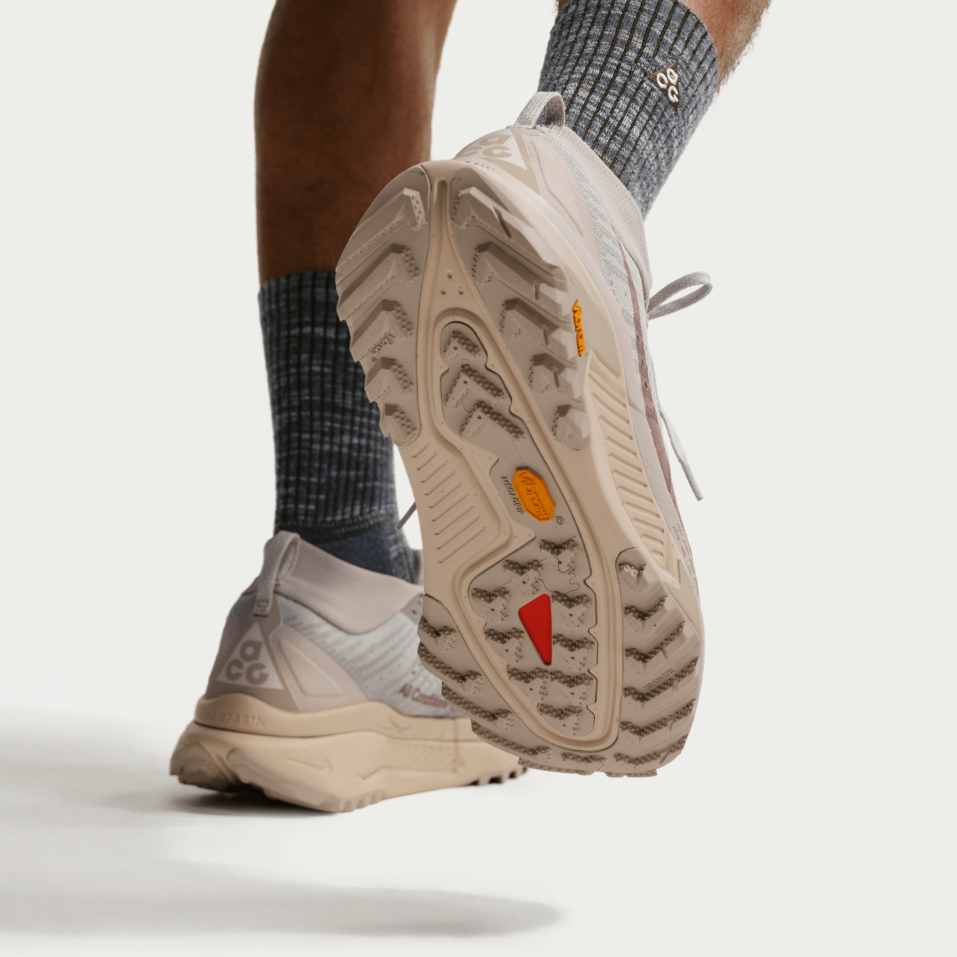 Nike ACG Zegama Cream II Safety Orange - HV8113-200