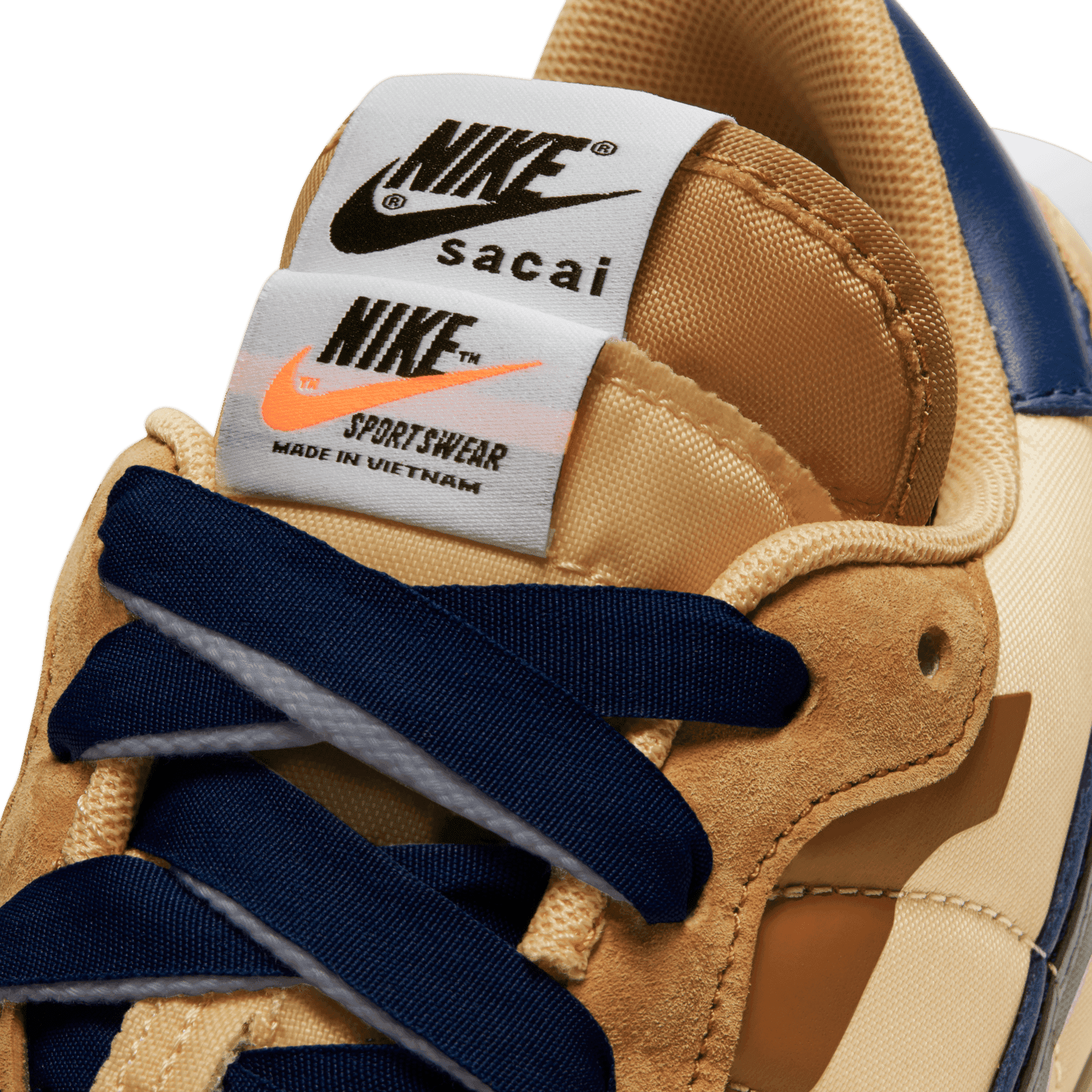 nike vaporwaffle sacai tan navy