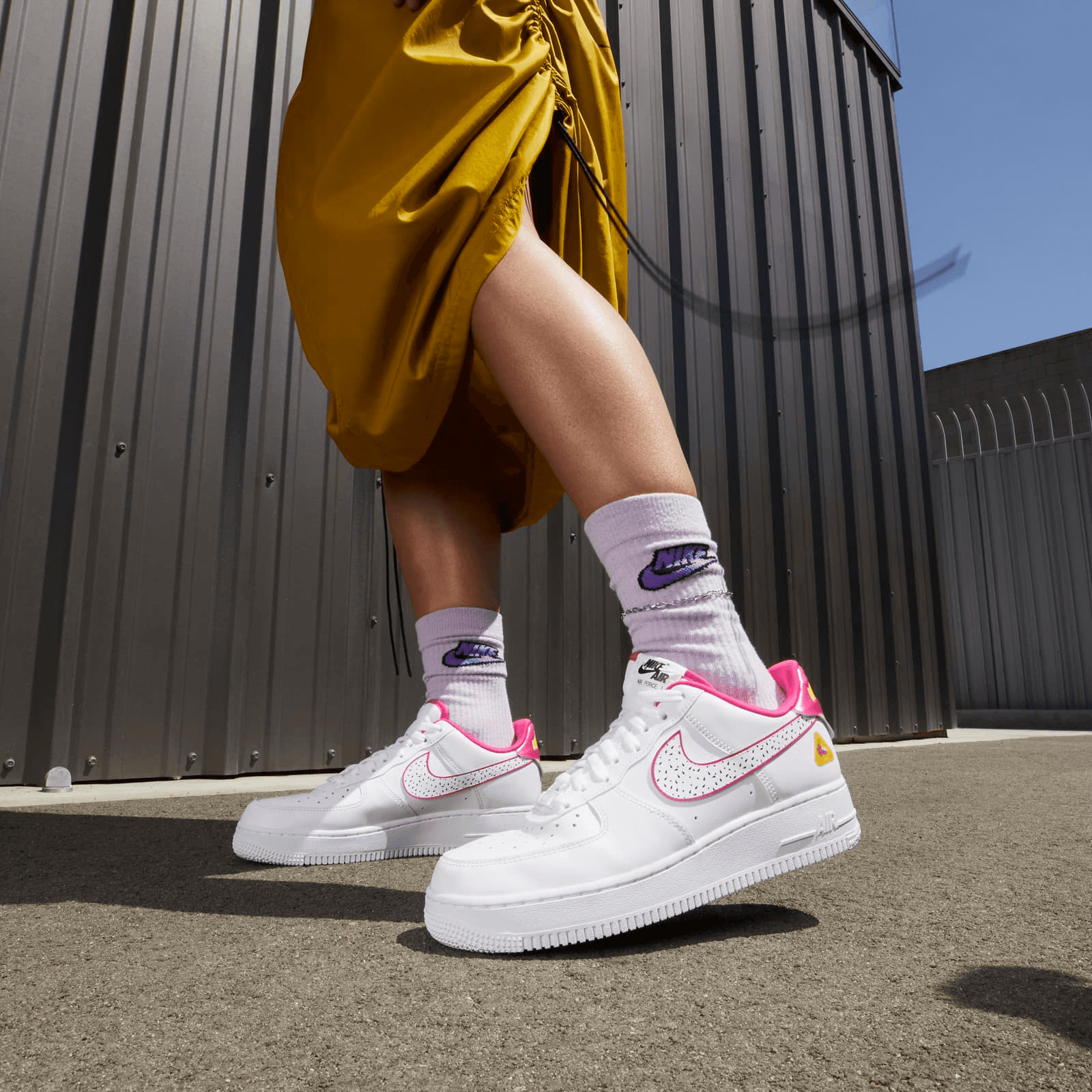 Nike Air Force 1 Low '07 LX Dragon Fruit (W) - DV3809-100 Raffles