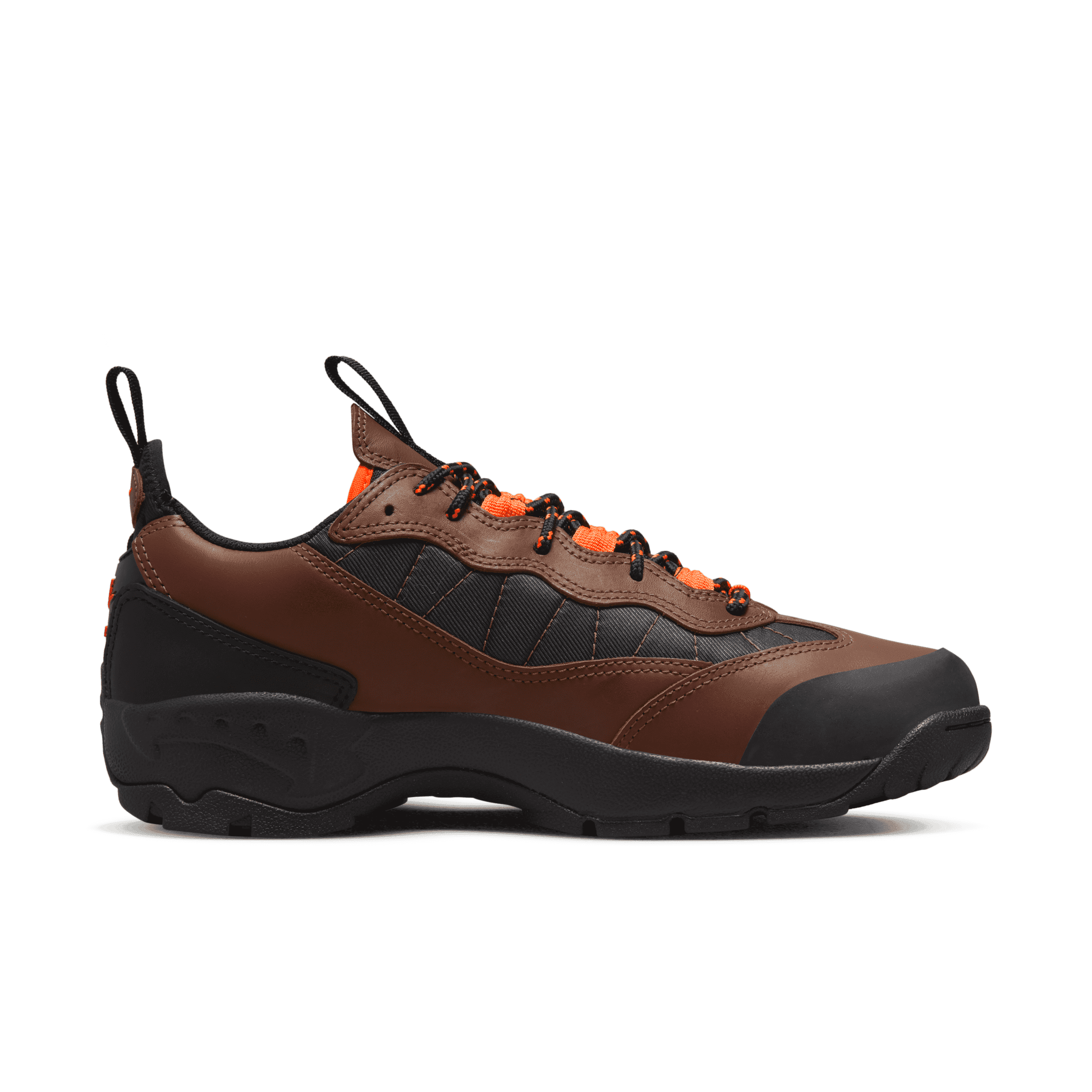 靴 Nike ACG Air Mada Low Bison Total Orange Nike ACG Air Mada Low Bison Total Orange - DO9332-200