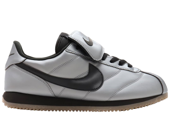 ★NIKE★ 送料込★ CORTEZ SE HQ3490-099 Nike Cortez SE Metallic Cool Grey Black - HQ3490-099 Release
