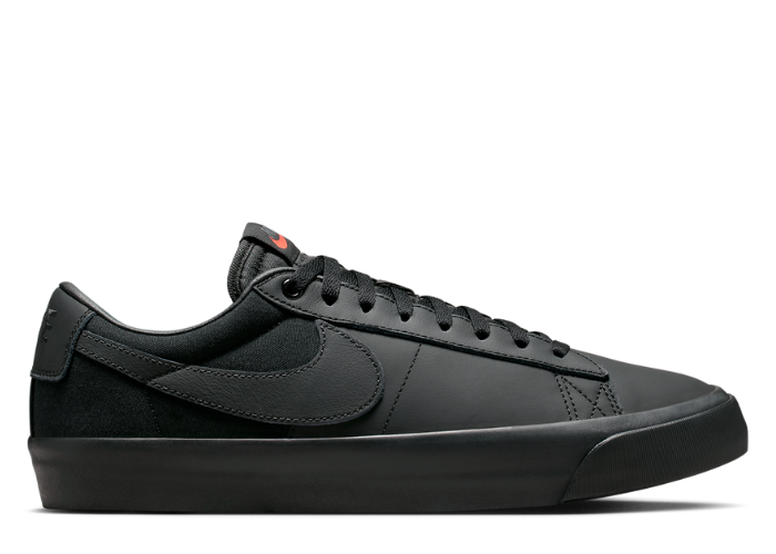 Nike SB Zoom Blazer Low Pro GT ISO Triple Black